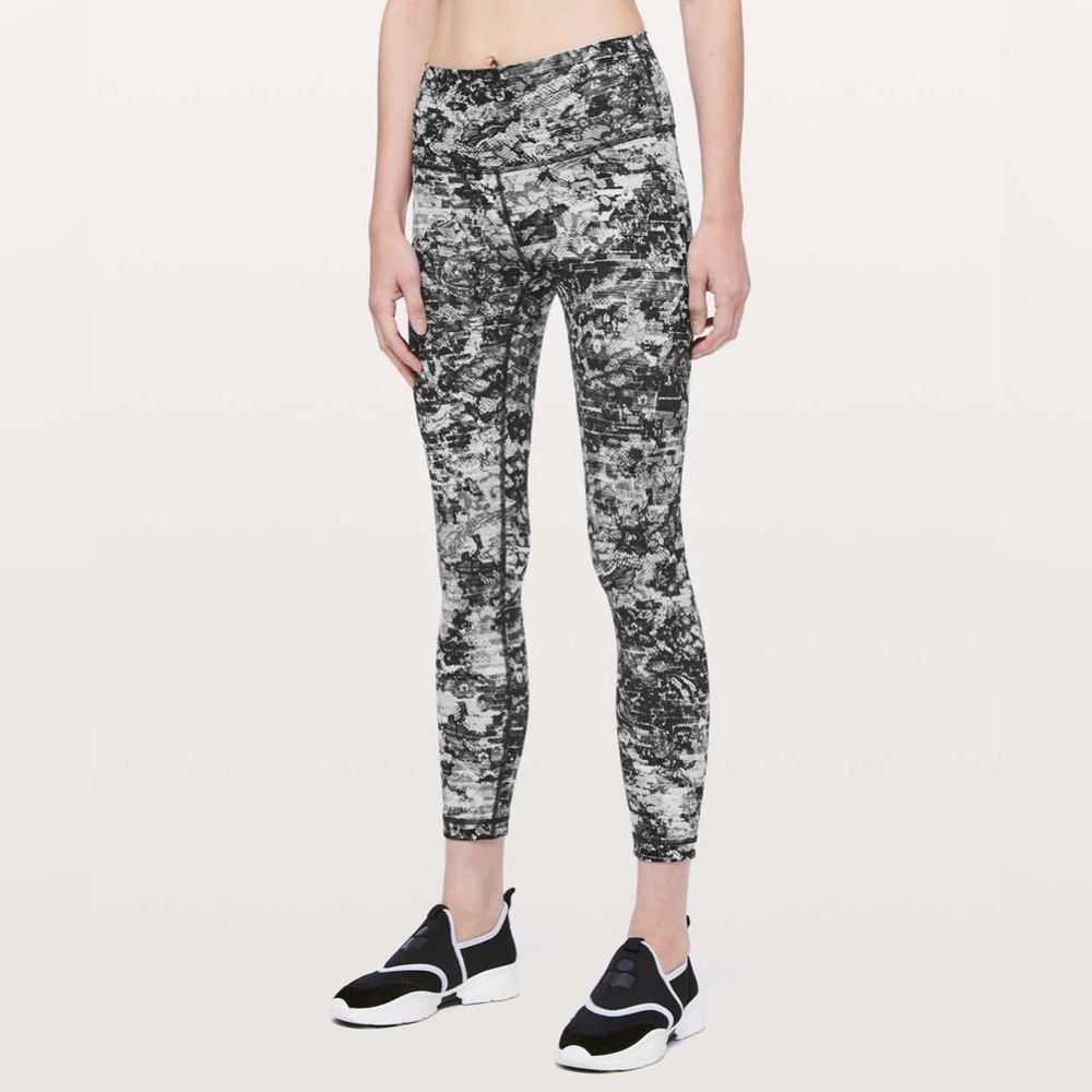 Lululemon Wunder Under High-Rise 7/8 Tight *Full-On Luxtreme 25" women’s size 6